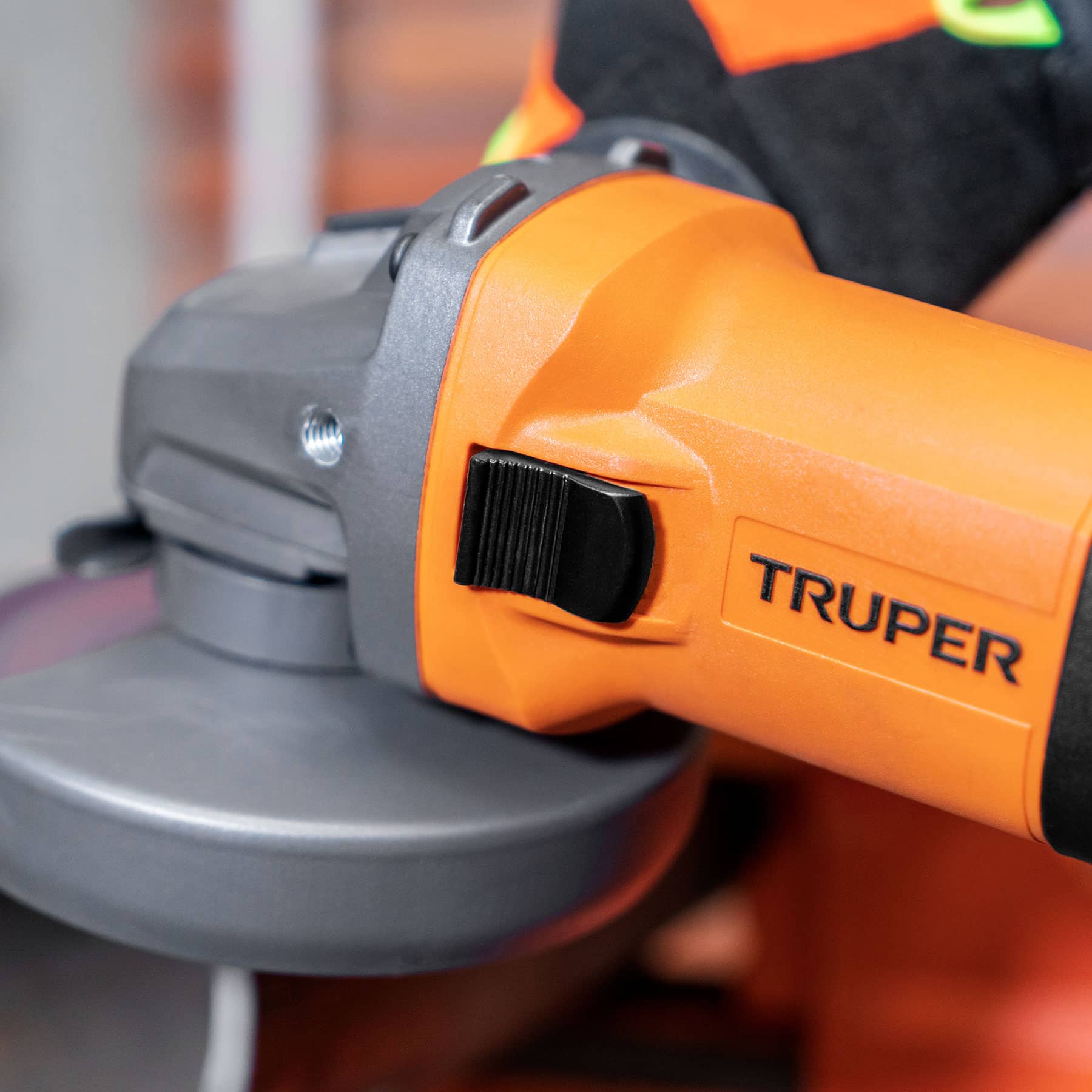Esmeriladora Angular 4"1/2 - 700 Watts Truper PRO