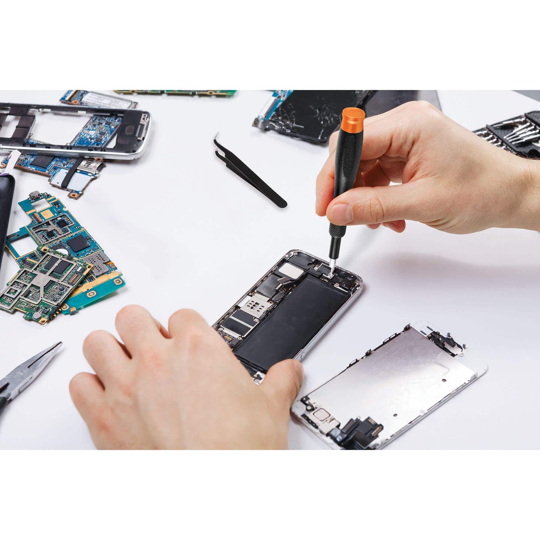 Juego de 32 Piezas para Reparacion de Electronica Truper
